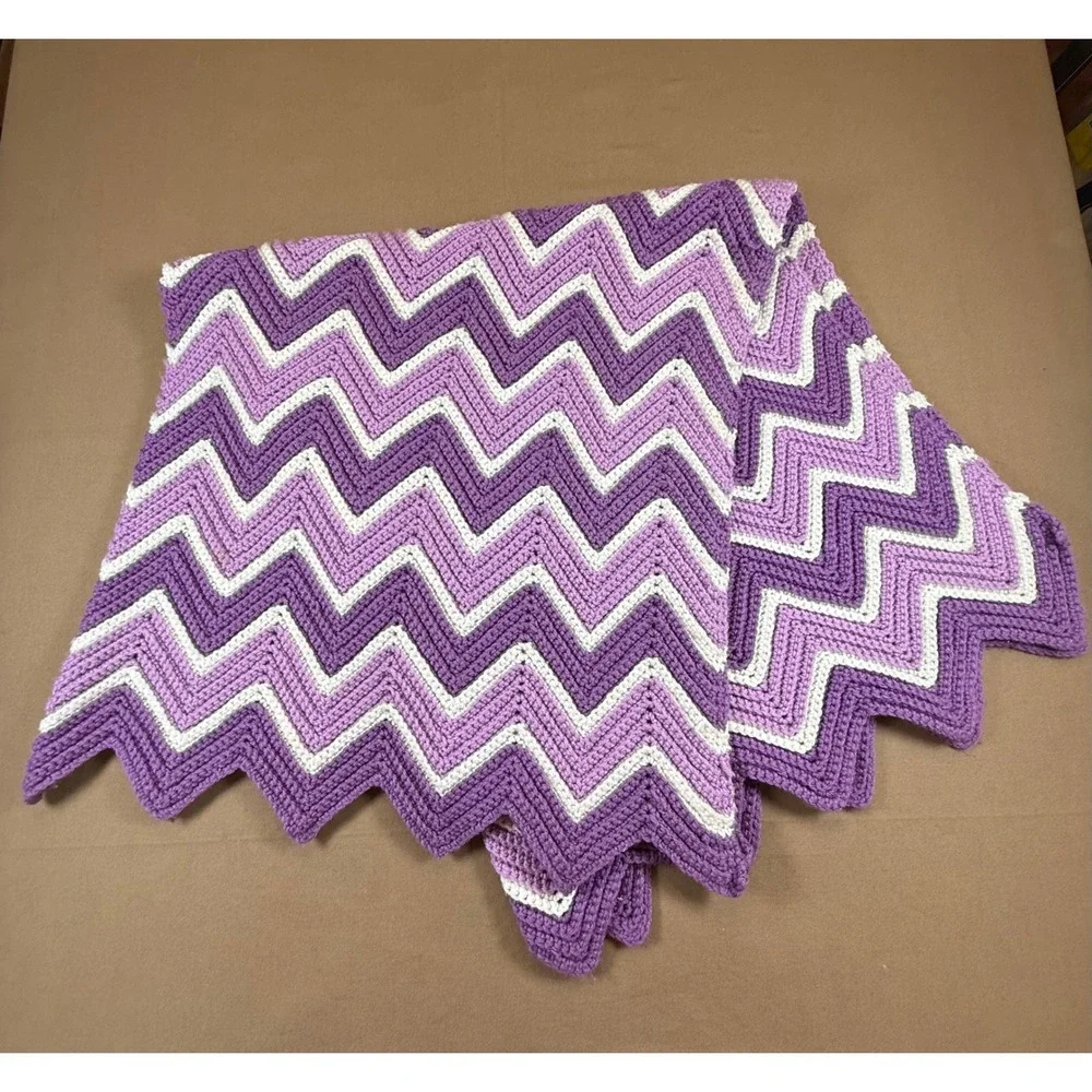 Crochet Afghan Throw Purple White Zig Zag Pattern Throw Handmade‎ Lap 46x46